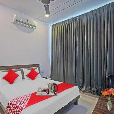 Hotel O Sky View Surat Eksteriør bilde